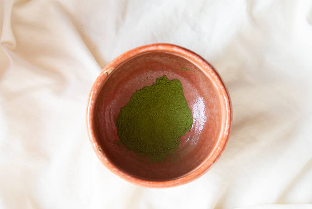 Preparazione del tè verde Matcha Koicha
