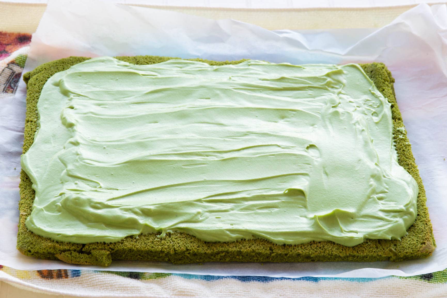 Preparazione del rotolo al tè matcha (Matcha roll cake)- la ricetta perfetta