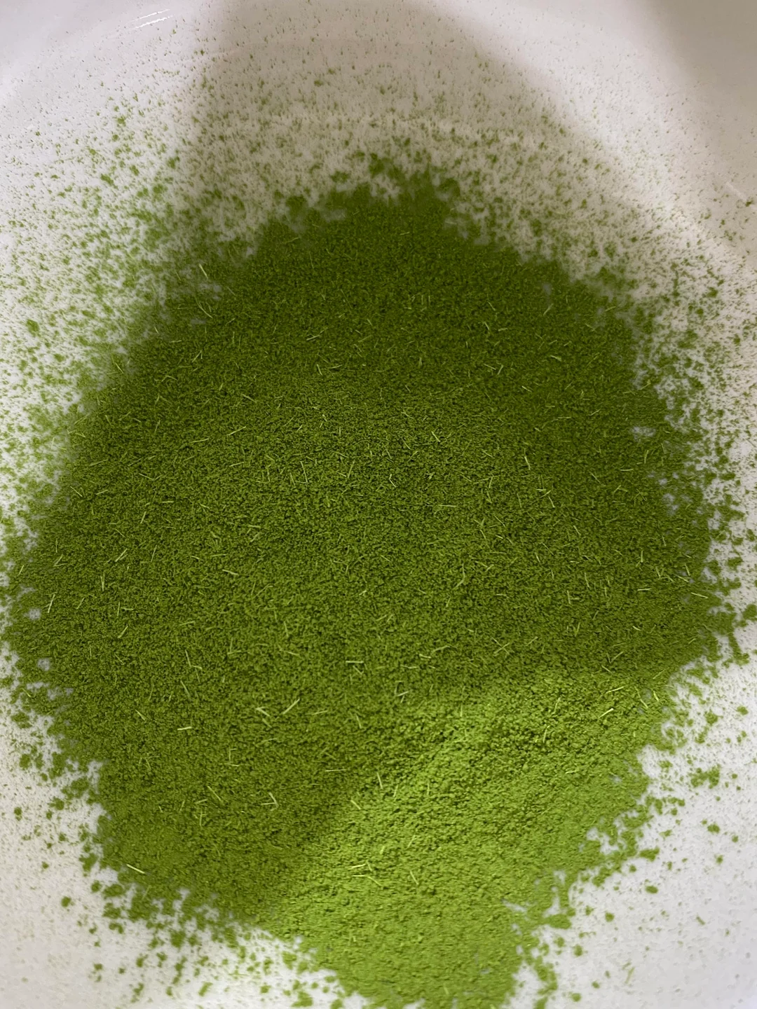 help-why-does-my-matcha-powder-have-this-strands-v0-i